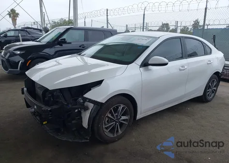 2024 Kia Forte Lxs z USA, uszkodzony, nr VIN 3KPF24AD0RE774623